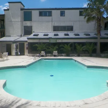 Amerihome Inn & Suites Houston Airport North